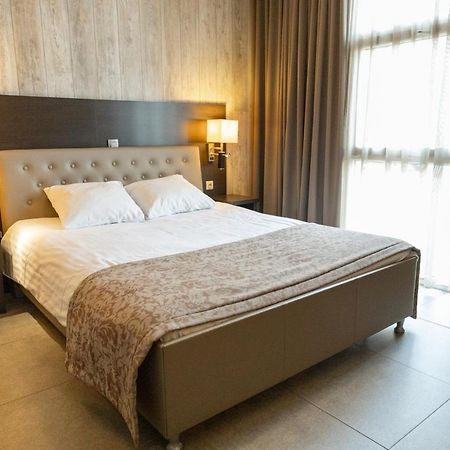 Hotel De Maaskant Maaseik Eksteriør billede