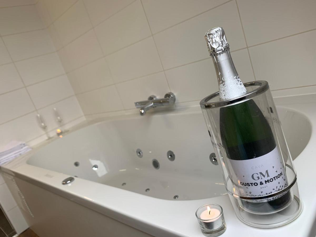 Hotel De Maaskant Maaseik Eksteriør billede