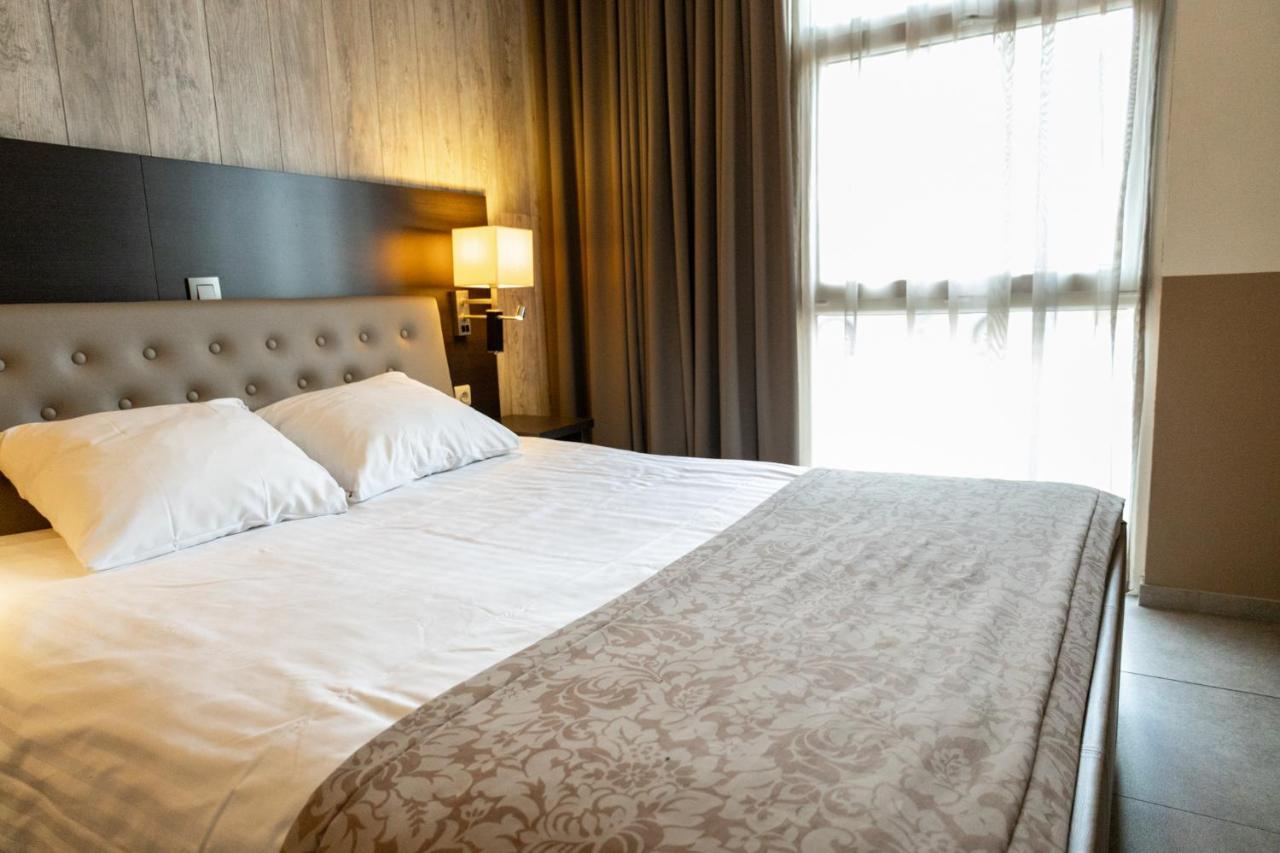 Hotel De Maaskant Maaseik Eksteriør billede