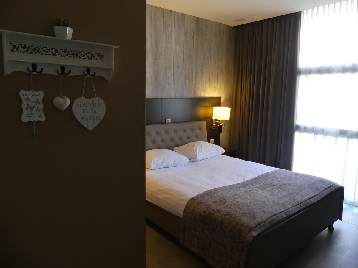 Hotel De Maaskant Maaseik Eksteriør billede
